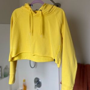 Curves N Combatboots Cropped Hoodie Yellow Crop Top size L